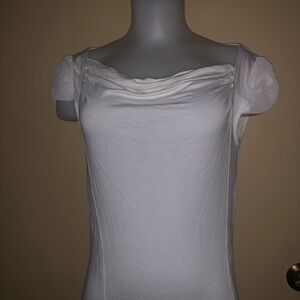 United colors of benetton white t shirt. Never worn, new